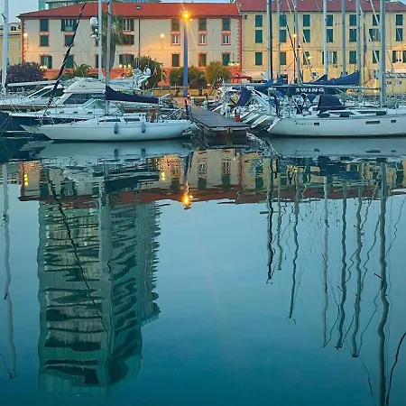 A Casa Di Pizz - Bilocale Con Parcheggio Privato شقة *